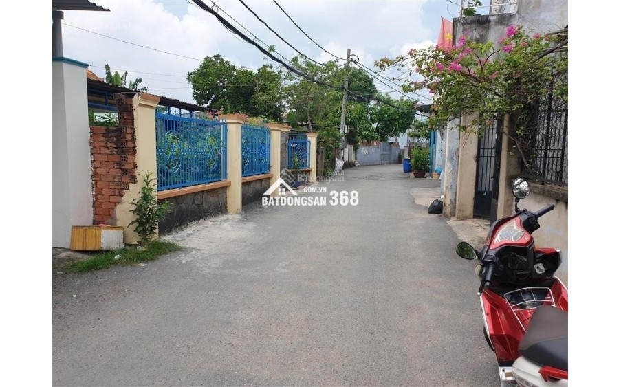 NHÀ 3 MẶT TIỀN TẠI NGÃ TƯ BÀ ĐIỂM, TP.HCM